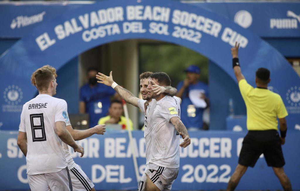 La Selección Nacional de Fútbol Playa se coronó campeona de El Salvador  Beach Beach Soccer Cup 2022. – Federación Salvadoreña de Fútbol